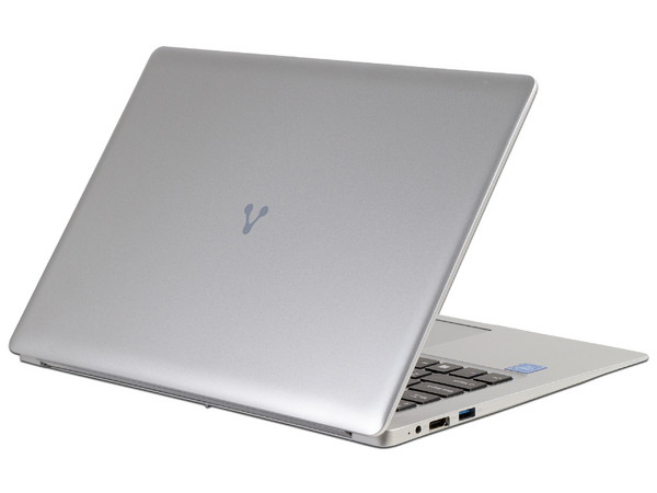 Laptop Vorago Alpha Plus:
Procesador Intel Celeron N3350 (hasta 2.40 GHz),
Memoria de 4GB DDR4,
Disco Duro de 500GB,
SSD de 64GB,
Pantalla de 14