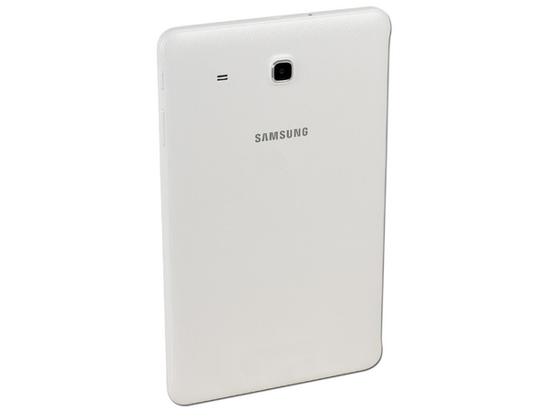 Tablet Samsung Galaxy Tab E,
Procesador Quad-Core (1.3 GHz),
Memoria RAM de 1.5GB, Almacenamiento de 8GB,
Soporta micro SD, Pantalla de 9.6