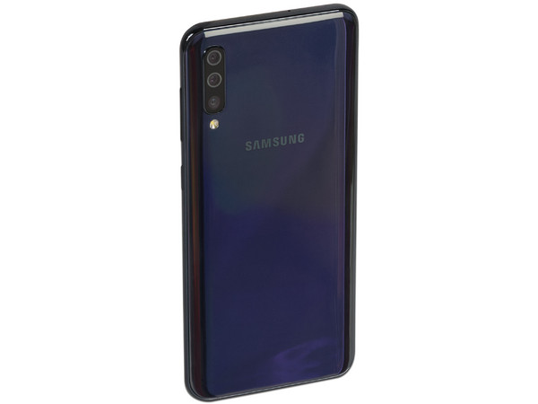Smartphone Samsung Galaxy A50:
Procesador Octa Core (hasta 2.3GHz),
Memoria RAM de 4GB,
Almacenamiento de 64GB,
Pantalla Super AMOLED de 6.2