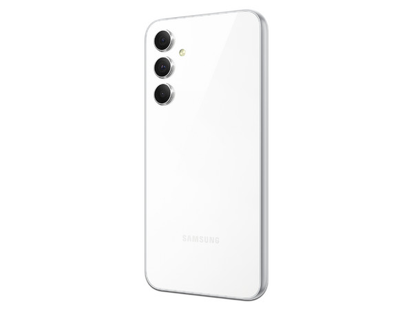 Smartphone Samsung Galaxy A54 5G:
Procesador Exynos Octa-Core (hasta 2.0 GHz),
Memoria RAM de 8GB, Almacenamiento de 128GB,
Pantalla LED Multi Touch de 6.4