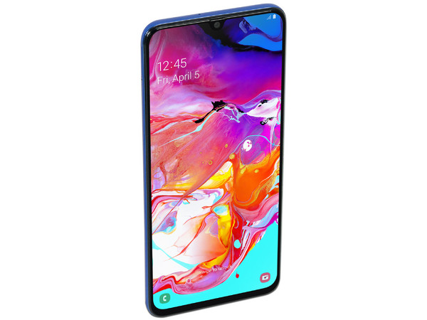 Smartphone Samsung Galaxy A70:
Procesador Octa Core (hasta 2.0GHz),
RAM de 6GB,
Almacenamiento de 128GB,
Pantalla Super AMOLED de 6.5