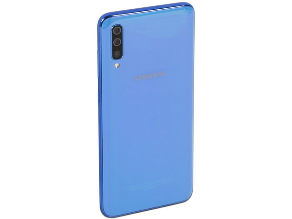 Smartphone Samsung Galaxy A70:
Procesador Qualcomm Snapdragon 675 Octa Core (hasta 2.0 GHz),
RAM de 6GB,
Almacenamiento de 128GB,
Pantalla Super AMOLED de 6.5