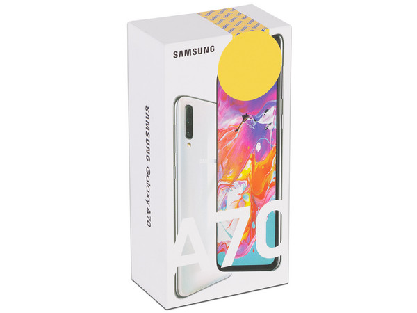 Smartphone Samsung Galaxy A70:
Procesador Snapdragon 675 Octa Core (2.0 GHz),
RAM de 6GB,
Almacenamiento de 128GB,
Pantalla Super AMOLED de 6.5
