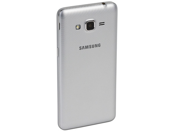 Smartphone Samsung J2 Prime:
Procesador Quad-Core (1.4 GHz),
Memoria RAM de 1.5GB, Almacenamiento de 16GB (expandible con microSD),
Pantalla de 5.0