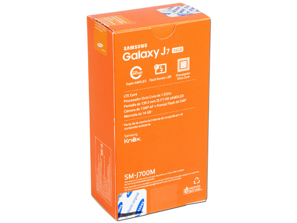 Smartphone Samsung Galaxy J7:
Procesador Octa Core (1.5 GHz),
Memoria RAM de 1.5GB, Almacenamiento de 16GB (expandible con microSD),
Pantalla 5.5