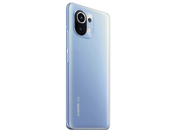 Smartphone Xiaomi Mi 11:
Procesador Snapdragon 888 (hasta 2.84 GHz),
Memoria RAM de 8GB, Almacenamiento de 256GB,
Pantalla AMOLED de 6.8