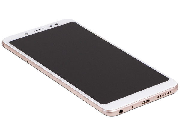 Smartphone Xiaomi Redmi Note 5,
Procesador Snapdragon 636 Octa Core (1.80 GHz),
Memoria RAM de 4GB, Almacenamiento de 64GB
(expandible con microSD),
Pantalla de 5.99