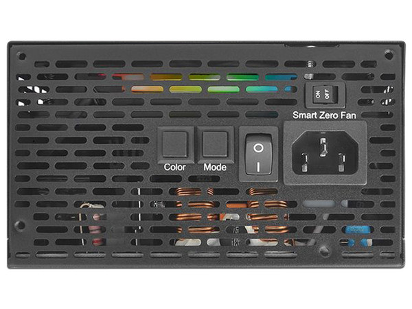 Fuente de Poder Modular Thermaltake Toughpower GF1 ARGB de 750W, ATX, 80 PLUS Gold.