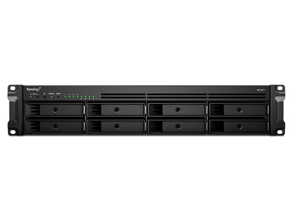 Servidor Synology RS1221RPPLUS:
Procesador AMD Ryzen Embedded V1500B (hasta 2.2 GHz),
Memoria de 4GB DDR4,
hasta 8 Bahías SATA.