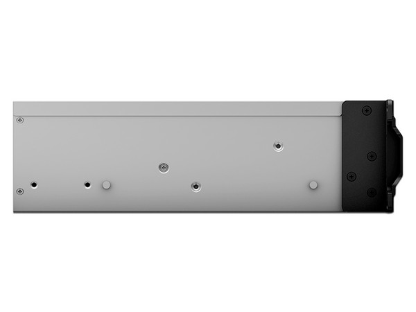 Servidor Synology RS1221RPPLUS:
Procesador AMD Ryzen Embedded V1500B (hasta 2.2 GHz),
Memoria de 4GB DDR4,
hasta 8 Bahías SATA.