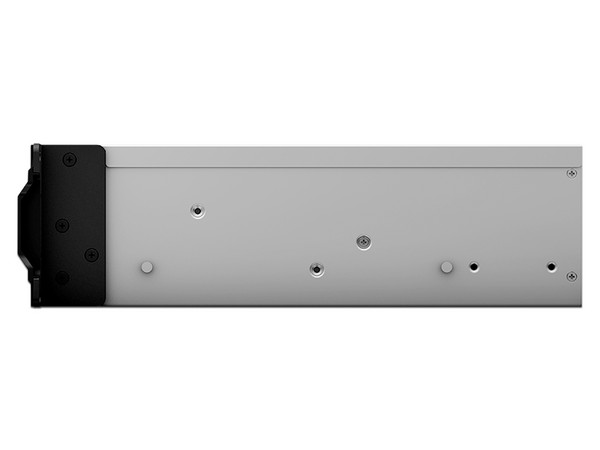 Servidor Synology RS1221RPPLUS:
Procesador AMD Ryzen Embedded V1500B (hasta 2.2 GHz),
Memoria de 4GB DDR4,
hasta 8 Bahías SATA.