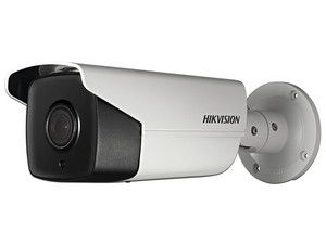 Cámara de vigilancia tipo bala Hikvision  de 4MP, IR hasta 50m, PoE.