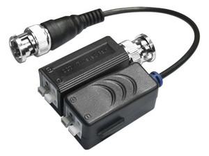 Adaptador Video Balun Folksafe FS-HDP4100C, Pasivo, BNC, Transmisión hasta 320m. Color negro.