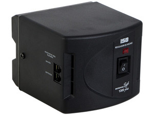 Regulador Sola Basic Microvolt, DN-21-132 con 8 contactos y protección de línea telefónica.