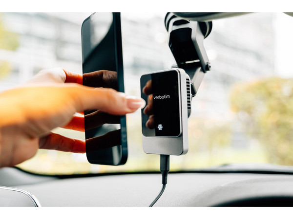 Cargador Inalámbrico Magnetico de Coche Verbatim, USB, 7.5W iPhone y Android, 15W, Color Negro