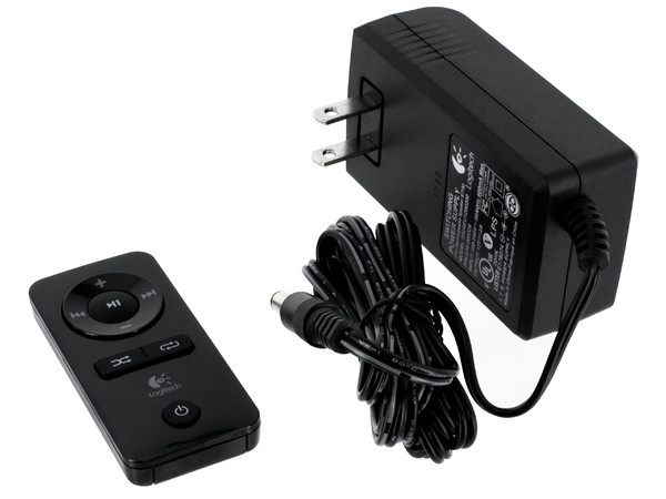 Bocinas Logitech Portables recargables S715i para iPod/iPhone. Color Negras