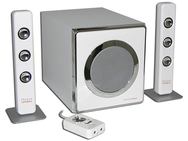 Bocinas Perfect Choice 2.1, 1000 Watts PMPO, Subwoofer de madera, control remoto con cable. Ideales para iPod