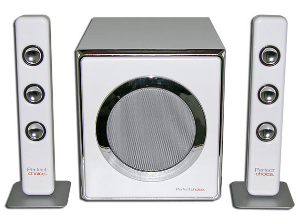 Bocinas Perfect Choice 2.1, 1000 Watts PMPO, Subwoofer de madera, control remoto con cable. Ideales para iPod