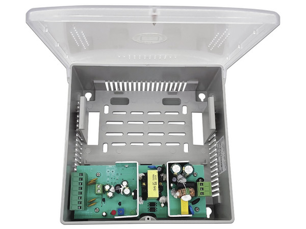 Fuente de poder Epcom PS12DC4P con Gabinete de 4 Salidas de 11 - 15 Vcd, 5A, Voltaje de Entrada: 96 - 264 Vca. Color Gris