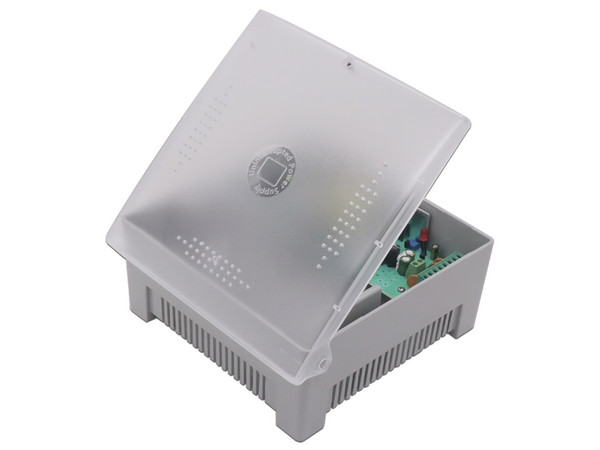 Fuente de poder Epcom PS12DC4P con Gabinete de 4 Salidas de 11 - 15 Vcd, 5A, Voltaje de Entrada: 96 - 264 Vca. Color Gris