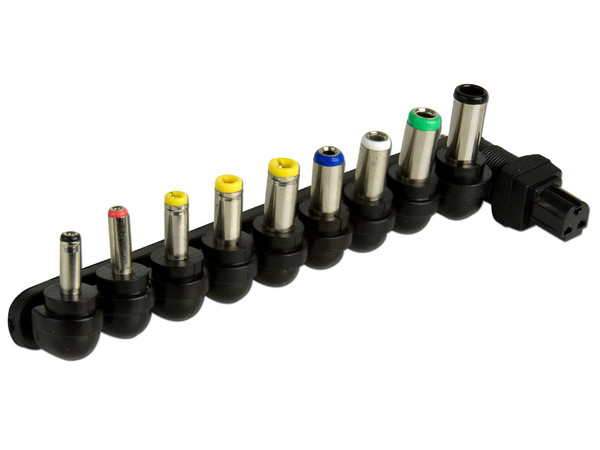 Adaptador de Corriente Universal Manhattan para Auto con puntas intercambiables            
