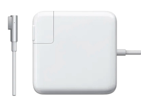 Adaptador de Corriente Genérico AP-60W, de 60W. Color Blanco.
