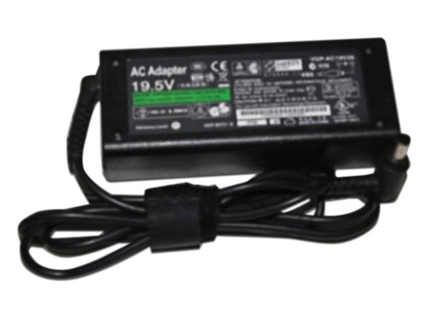 Adaptador de corriente OvalTech para laptop Sony Vaio.