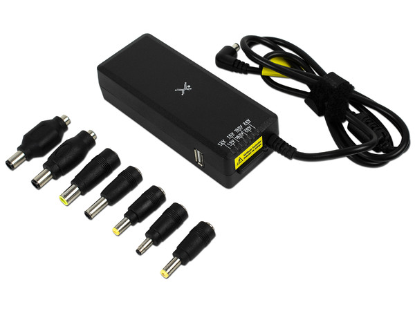 Adaptador de Corriente Universal Perfect Choice con puntas intercambiables y puerto USB de carga.
