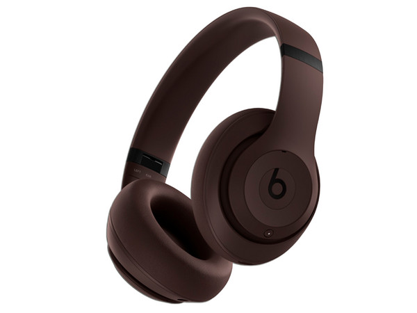 Audífonos inalámbricos Beats Studio Pro, Bluetooth, color café oscuro.