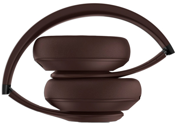 Audífonos inalámbricos Beats Studio Pro, Bluetooth, color café oscuro.