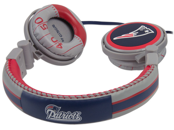 Audífonos Estéreo NFL New England Patriots con control de volumen.