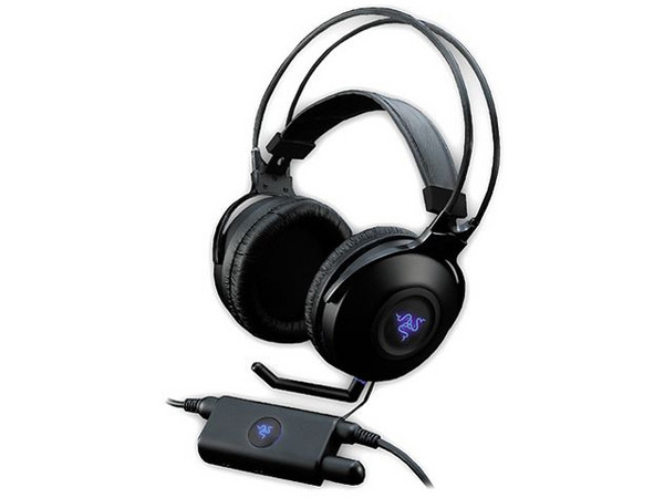 Audífonos Razer Barracuda de 8 Altavoces, Micrófono Ultrasensible, Cancelación de Ruido, Control de Volumen Posicional para cada Altavoz.