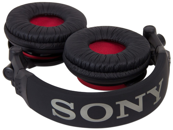 Audifonos Sony DJ on the go MDR-V55, creados especialmente para DJs, diseño plegable.