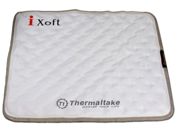 Base para Laptop Thermaltake iXolft de Material Flexible y Durable para máxima portabilidad