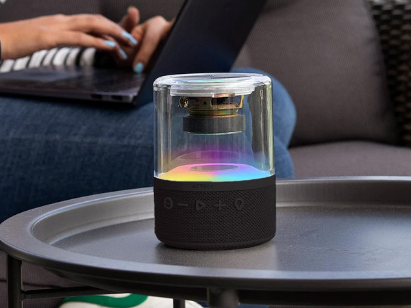 Bocina inalámbrica Acteck Glee Pure AP30, Bluetooth, Iluminación LED, Subwoofer, Color Negro.
