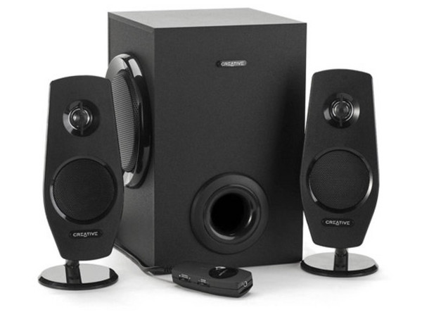 Bocinas Creative Inspire T3030 2.1, RMS total de 29 Watts.