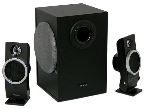 Bocinas Creative Inspire T3100 2.1, RMS total de 29 Watts.