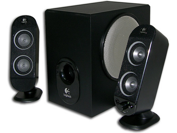 Bocinas Logitech X-230 2.1, Potencia RMS total 32 Watts