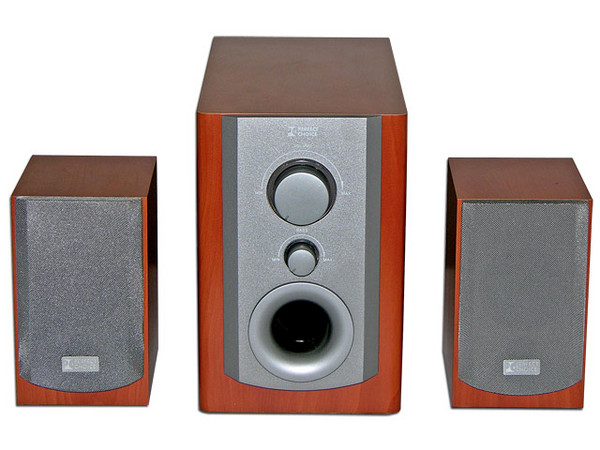 Bocinas Perfect Choice 2.1 Diseño en Madera, 1600 Watts PMPO