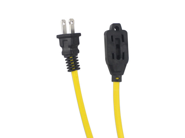 Extensión de alimentación Santul 2442 de uso rudo con 3 contactos, 20m. Color Amarillo.