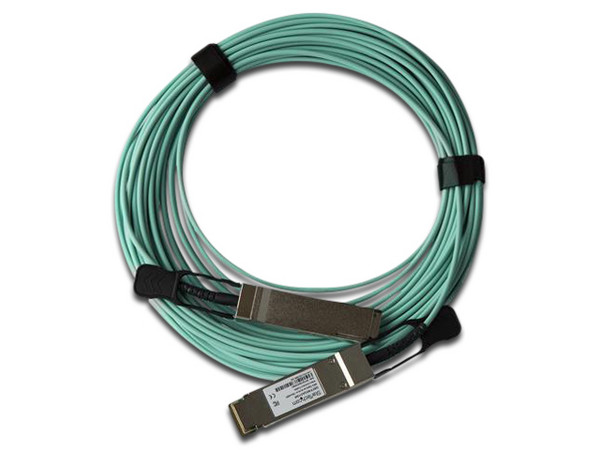 Cable StarTech QSFP + Mecanismo de Bloqueo, 15 m.