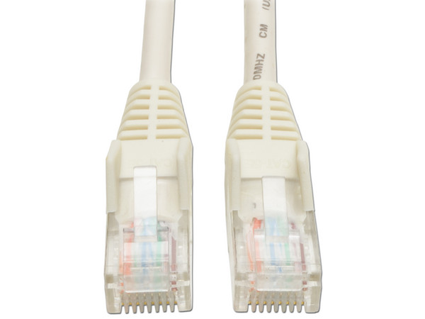 Cable de red Tripplite, Cat5e, RJ-45 Macho / RJ-45 Macho, 2.13 m, Blanco.