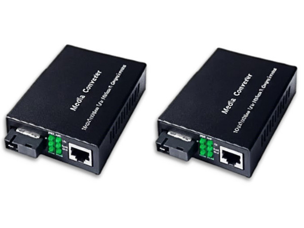 Par de convertidor de medios TP-LINK GMC11CS+GMC112CS , VDM Monomodo, 1 puerto RJ45 10/100/1000 a 1 puerto SC monomodo, Enlace hasta 20 km.