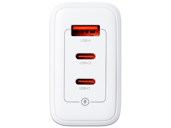 Cargador de pared ADATA Charger U CHARGERU-0653-QCPDWH de 65W con 2 puertos USB tipo C PD 3.0 y 1 puerto USB tipo A QC 3.0. Color Blanco.