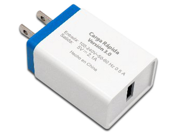 Cargador de pared BRobotix 9633-32 de 5V 2.1A con 1 puerto USB incluye cable USB tipo C de 1m. Color Azul.