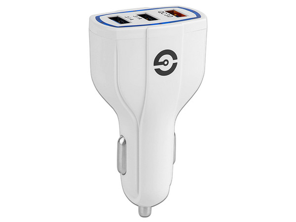 Cargador para auto Getttech VOLSTOK GCC-30FC-01 con 3 puertos USB.