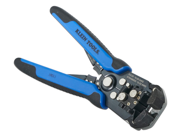 Pelacables para Cable Sólido Klein Tools 10-20 AWG y Cable Trenzado 12-22 AWG, con Cortador de Ajuste Automático.
