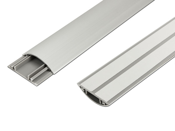 Canaleta de Aluminio Autoadherible para piso, para proteger cables o alambres en instalaciones eléctricas, 1m.