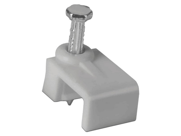 Grapa cuadrada de pared TCE LMG-NCC con medida interna de 5 mm y altura de 6 mm. Color gris. Bolsa con 50 piezas.