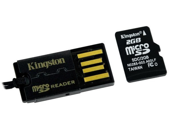 Lector de tarjetas MicroSD USB 2.0. Incluye Memoria MicroSD de 2GB